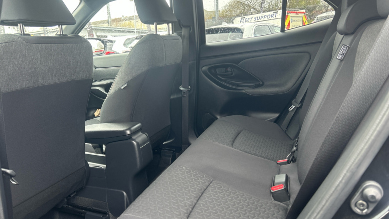 Toyota Yaris Cross 1.5 Hybrid Design 5dr CVT Hybrid Estate